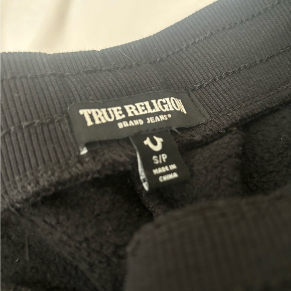 True Religion Short Set - Picture 4 of 5